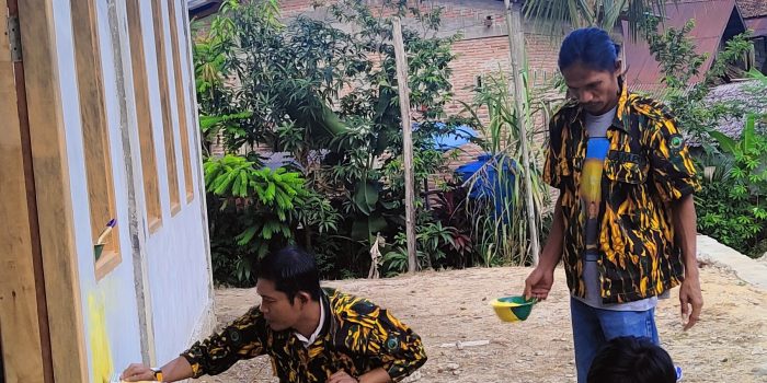 Gandeng Remas, PD AMPG Lutra Lakukan Aksi Bersih-Bersih dan Pengecetan Masjid Di Dusun Lawadi Desa Radda