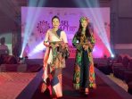 Batik Rongkong Rancangan Desainer Rinamariana Sita Perhatian Pengunjung Sulsel Craft Show 2022