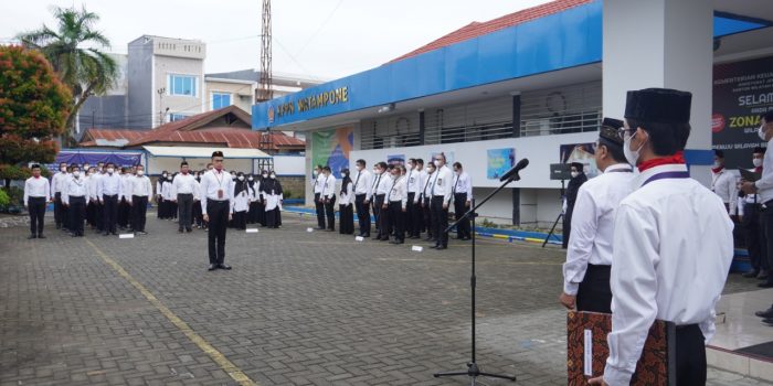 KPPN- KPP Pratama Watampone Gelar Upacara Bendera Peringatan HORI ke-7