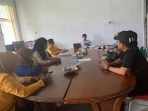 Pimpin Rapat Internal, Kabid Humas dan IKP Diskominfo Lutra Minta Tim Peliputan Bekerja Cerdas