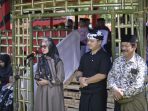 Melayat ke Rumah Duka Syukur Bijak, Bupati Luwu Utara Indah Putri Indriani Sampaikan Belasungkawa