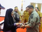 Bupati Bone Serahkan Bantuan Alat Pengembangan Usaha Senilai Rp 1,3 Miliar ke Masyarakat Kurang Mampu