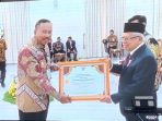 Di Penghujung Masa Jabatan, Bupati dan Wakil Bupati Bone Raih Penghargaan Adhikarya Pertanian