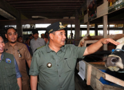 Tingkatkan Produksi Ternak, Pj Gubernur Lakukan Inseminasi Buatan di Sidrap dan Barru