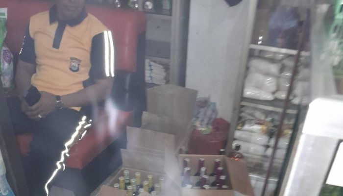 Polsek Ulaweng Gencarkan Operasi Cegah Kejahatan, Amankan 64 Botol Miras