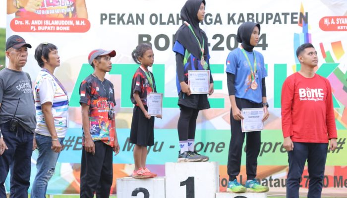 Gadis Belia Asal TRB Raih Perak Lari 5.000 Meter Porkab Bone