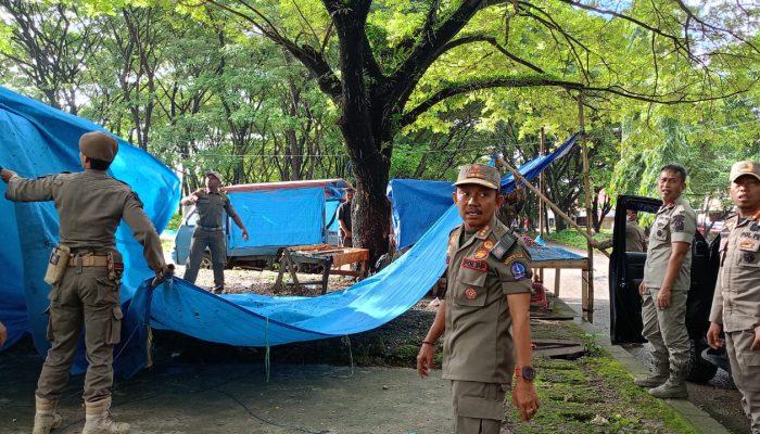 Lapak Liar Marak di Terminal Petta Ponggawae, Satpol PP Kabupaten Bone Bertindak Tegas