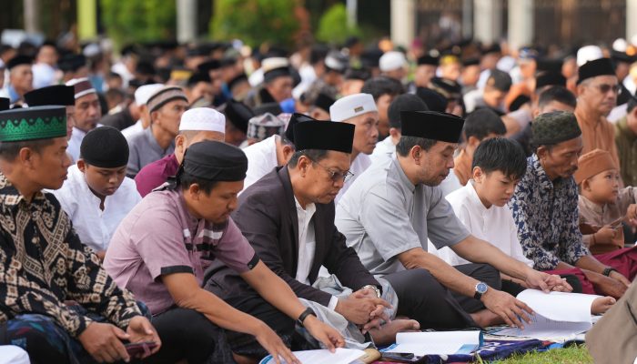 IdulAdha 2024, Karyawan Semen Tonasa Salat di Kantor Pusat