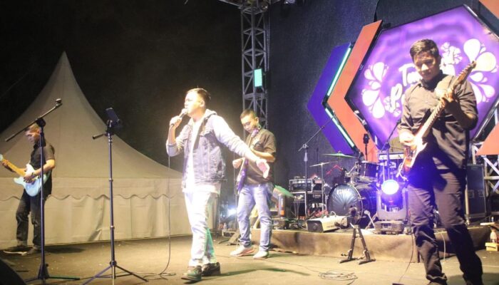 Keren! Band Brimob Bone Semarakkan Festival Tanjung Palette 2