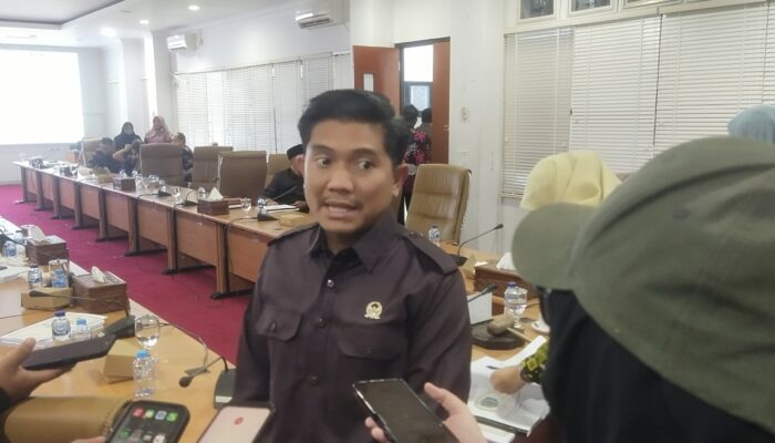 Andi Faizal Sarankan Perbaikan Trotoar Bontang Kuala Ditangani Pemkot