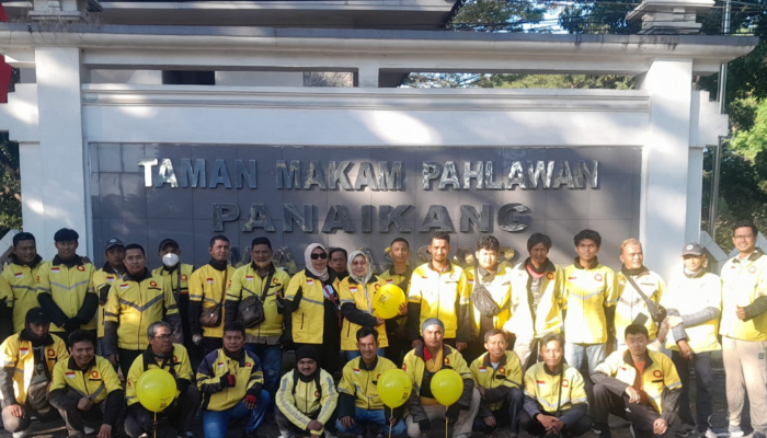 Rayakan HUT Kemerdekaan RI Dengan Bersih-Bersih Monumen, Maxim Makassar Kumpulkan Lebih Dari 50kg Sampah