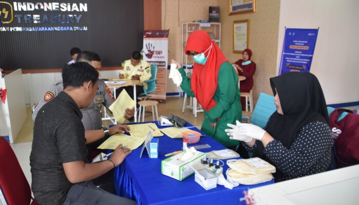 KPPN Sinjai menggelar Kegiatan Donor Darah Dalam Rangka Memperingati Hari Oeang Ke-78 Tahun 2024