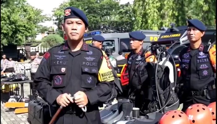 Cuaca Ekstrem, Sat Brimob Polda Sulsel Siagakan Personel dan Peralatan SAR