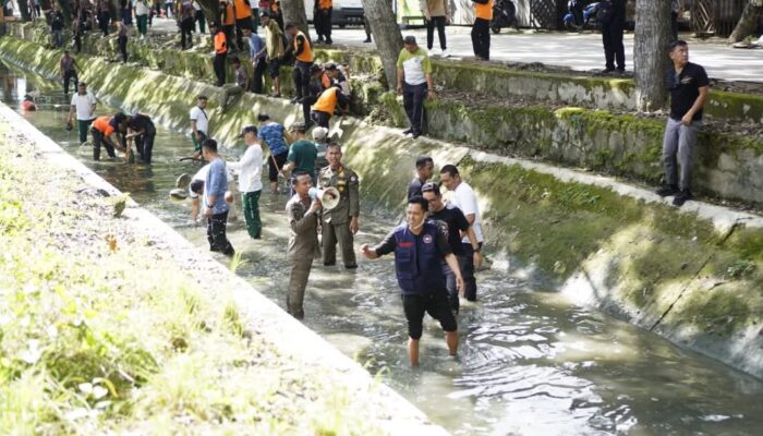 Peringati Hari Lingkungan Hidup di Bone, Bersihkan Sampah Plastik Jadi Sapi Qurban
