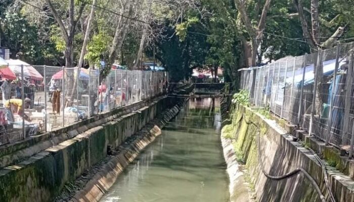 Keteladanan Kebersihan Bupati Bone, Kini Sepanjang Sungai di Kota Watampone Nampak Bersih