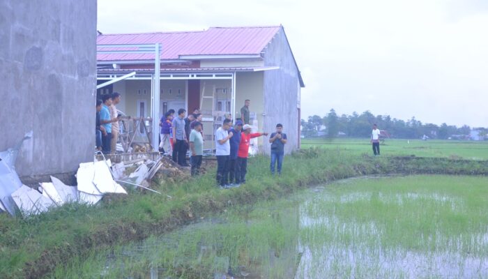 Wabup Bone Turun Tangan Cek Limbah Perumahan Cemari Area Persawahan