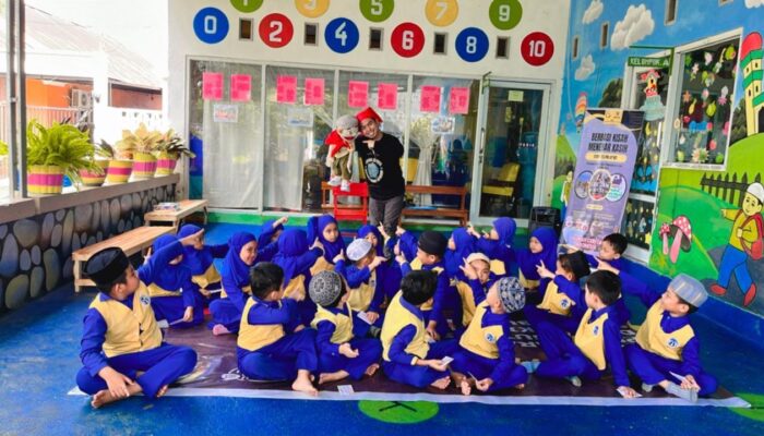 TK Anak Bangsa Hadirkan Dongeng Bersama Boneka Abi, Menumbuhkan Imajinasi, Menanamkan Nilai