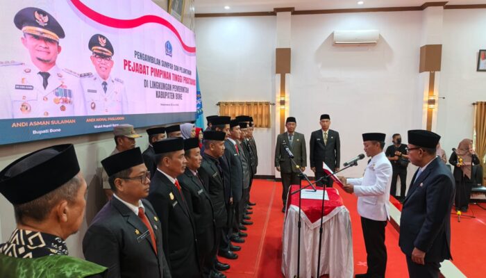 Lantik 17 Pejabat Eselon II, Bupati Bone : Harus Membawa Bone Lebih Baik