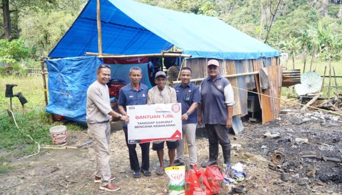 PT Semen Tonasa Kembali Salurkan Bantuan ke Korban Kebakaran di Minasa Tene