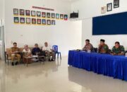 Camat Ulaweng Aryananda saat memberi sambutan