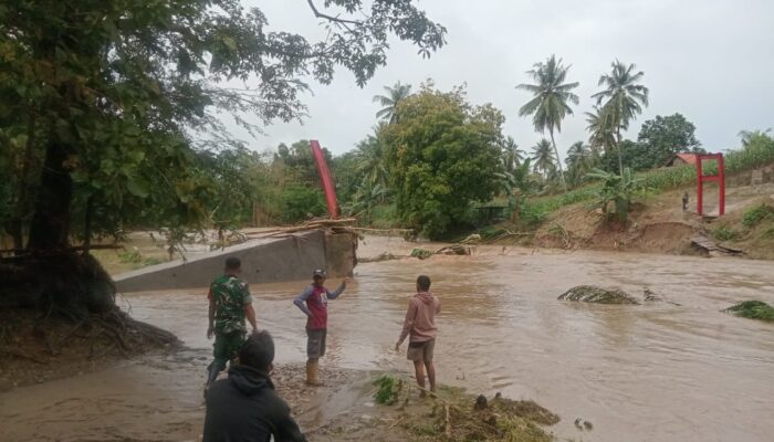 Innalillah, Tiga Jembatan Gantung di Palakka Bone Hanyut Diterjang Banjir
