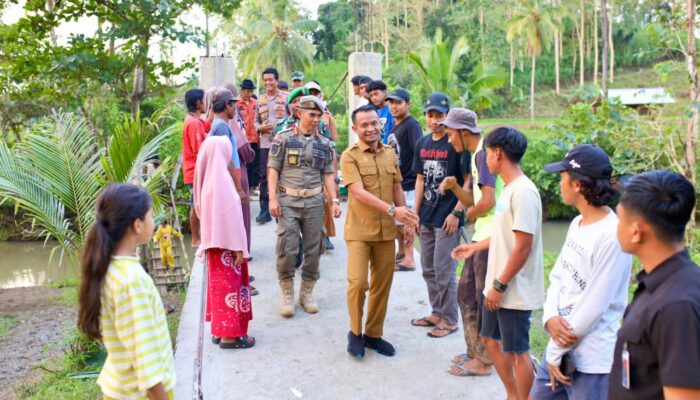 Resmikan Jembatan Gantung Swadaya di Sengeng Palie, Bupati Puji Kekuatan Gotong Royong 