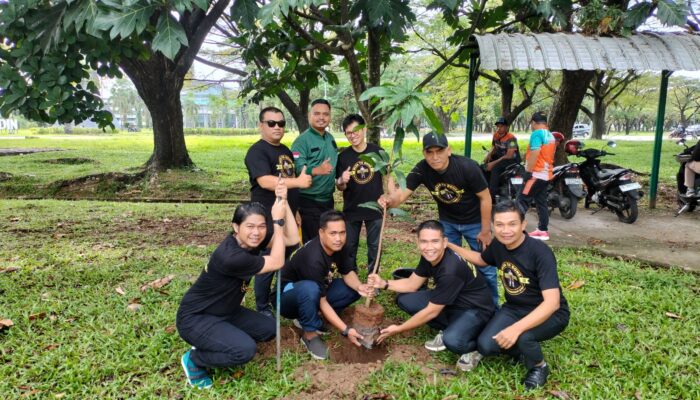 Wija To Bone Gelar Bakti Sosial Bersih-Bersih Masjid Bandara Sultan Hasanuddin