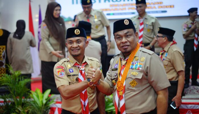 Bupati Bone dan Mantan Bupati Bone Saling Lempar Pujian di Muscab Pramuka