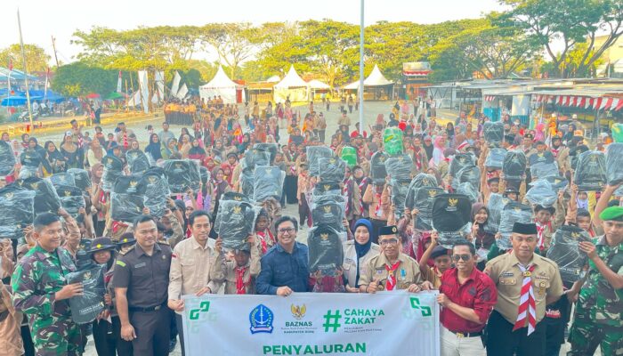 Momen HUT ke-80 RI, BAZNAS Bone Salurkan 1.000 Paket Sekolah untuk Siswa Kurang Mampu