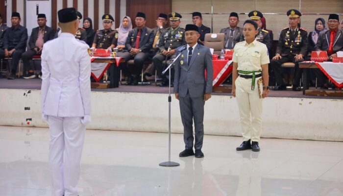 Kukuhkan 70 Anggota Paskibraka 2025, Bupati Bone : Ini Kehormatan Besar