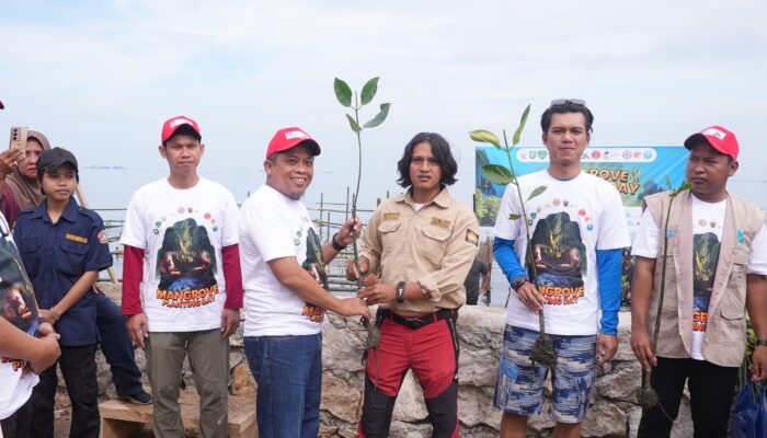 PT Semen Tonasa Kolaborasi Gelar Mangrove Planting Day di Pangkep