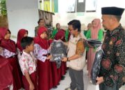 BAZNAS Bone Serahkan 112 Paket Tas untuk Siswa Kurang Mampu di Kecamatan Lappariaja