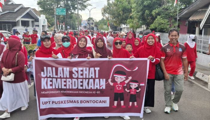 Dari Pedalaman Bontocani, Warga Antusias Meriahkan Jalan Santai HUT RI di Kota Watampone