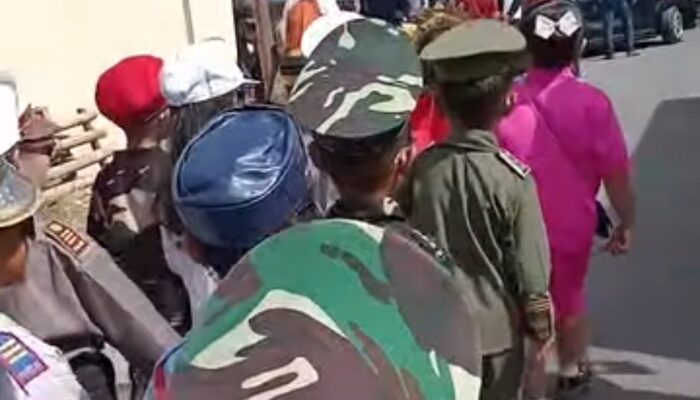 Meriah! Ribuan Warga Padati Parade Pasukan Gabungan HUT RI di Taccipi