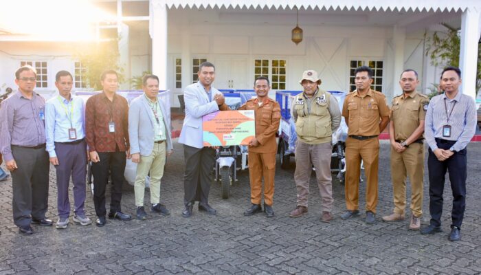Bupati Bone Terima Tiga Unit Motor Sampah dari CSR BNI