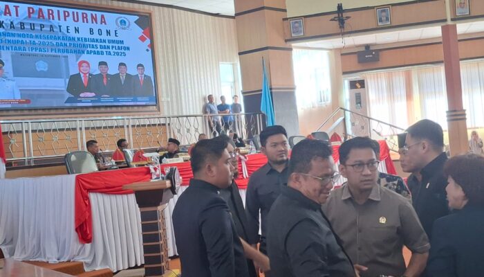 Breaking News : Ketua DPRD Bone Walk Out, Tolak Ikuti Penandatanganan Nota KUPA – PPAS Perubahan 2025