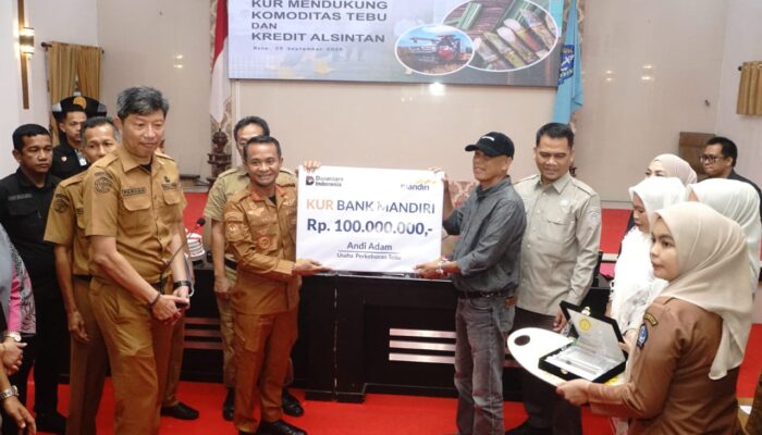 Rapat Sosialisasi KUR Bersama Perbankan, Bupati Bone : Jangan Persulit Petani