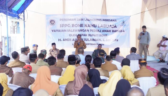 Bupati Bone Resmikan SPPG Kahu Labuaja, Dorong Pemanfaatan Bahan Lokal dan Tenaga Kerja Lokal