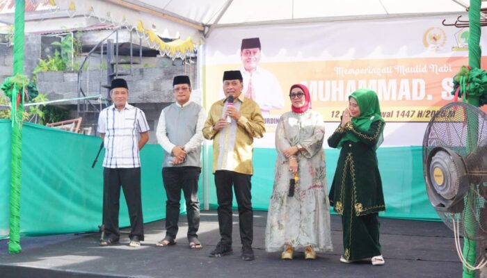 Gelar Maulid di Bone, Wakil Ketua Komisi VI DPR Nurdin Halid Bagikan 10 Paket Umrah untuk Masyarakat
