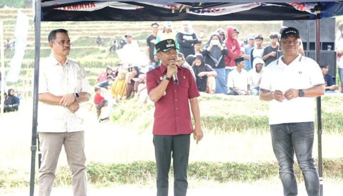 Pesta Rakyat Beramal Manre Sipulung dan Lomba Ojek Gabah, Bupati Bone Apresiasi Semangat Warga Kajuara