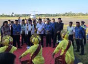 Hadiri MQK Internasional di Ponpes As’adiyah Macanang, Menag RI Mendarat di Bandara Bone