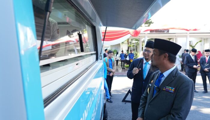 Gubernur Sulsel Resmikan Layanan Dukcapil Bergerak, Cetak KTP Kini Bisa di Lokasi