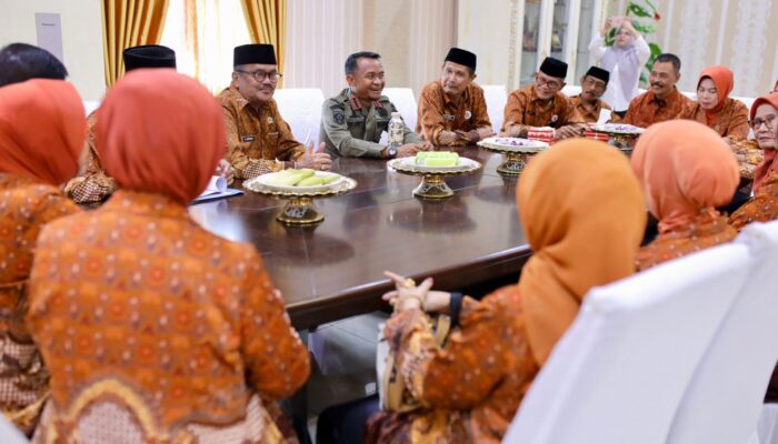 Bupati Bone Terima Audiensi PWRI, Dukung Sinergi Pensiunan PNS untuk Pembangunan Daerah