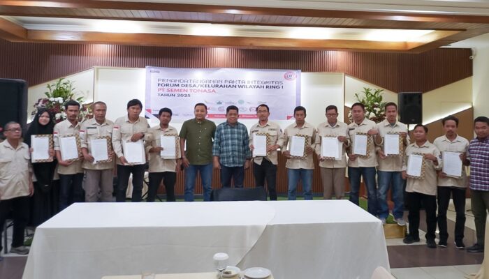 PT Semen Tonasa Tegaskan Komitmen Transparansi TJSL Melalui Penandatanganan Pakta Integritas Mitra Forum Desa