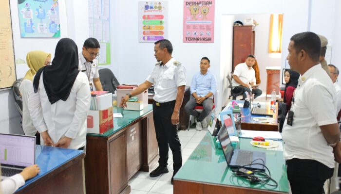 Bupati Bone Lakukan Sidak di Kantor OPD, Pastikan Pelayanan Publik Berjalan Optimal