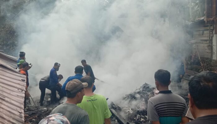 Rumah Guru Mengaji di Desa Seberang Hangus Terbakar, Kerugian Ditaksir Ratusan Juta