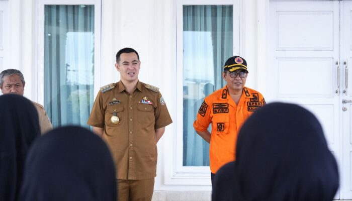 Salurkan Bantuan, Bupati Pangkep Pastikan Penanganan Cepat Korban Puting Beliung di Pulau Karanrang