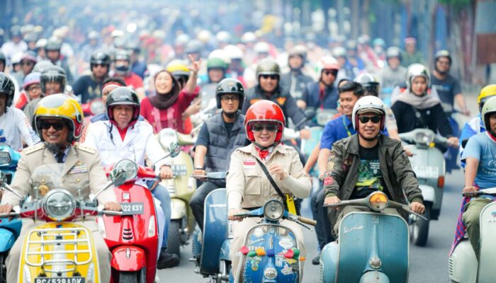 Gubernur dan Wagub Sulsel Guyub Bersama Pecinta Vespa, Tanam Pohon T Sepanjang CPI