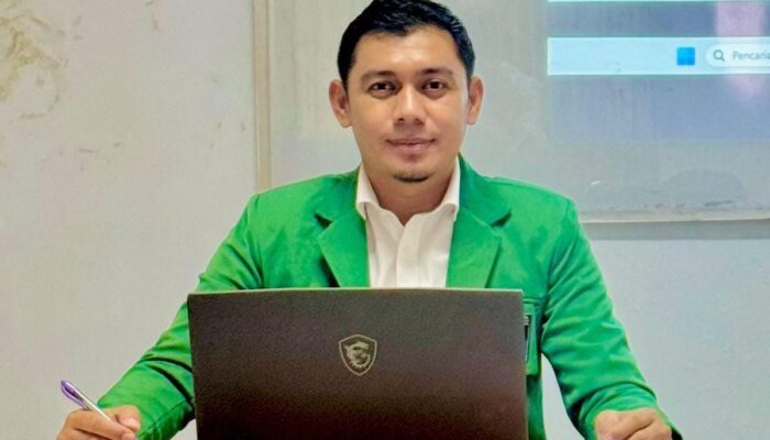 Gelar MH Jadi Kado Akhir Tahun, Dr Andi Iqbal Walinono Lulus di Tengah Padatnya Tugas Camat