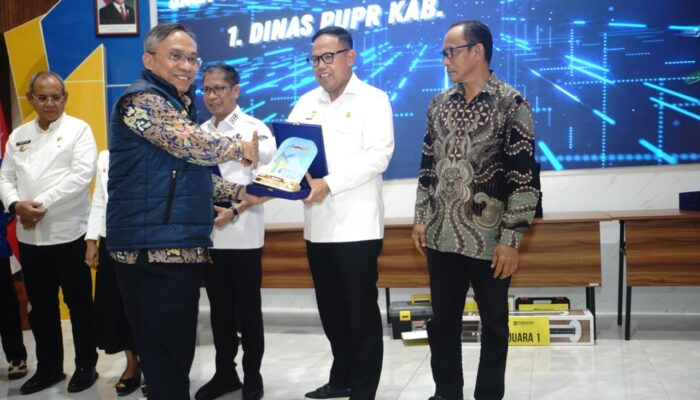 Bone Raih Penghargaan Terbaik II OPD Teraktif Jasa Konstruksi se-Sulawesi 2025